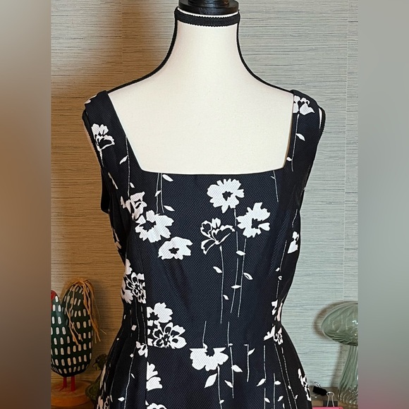 Talbots 2 Piece Fit & Flare Dress Blazer Jacket B&W Floral Petite Women Size 12P - Picture 6 of 10